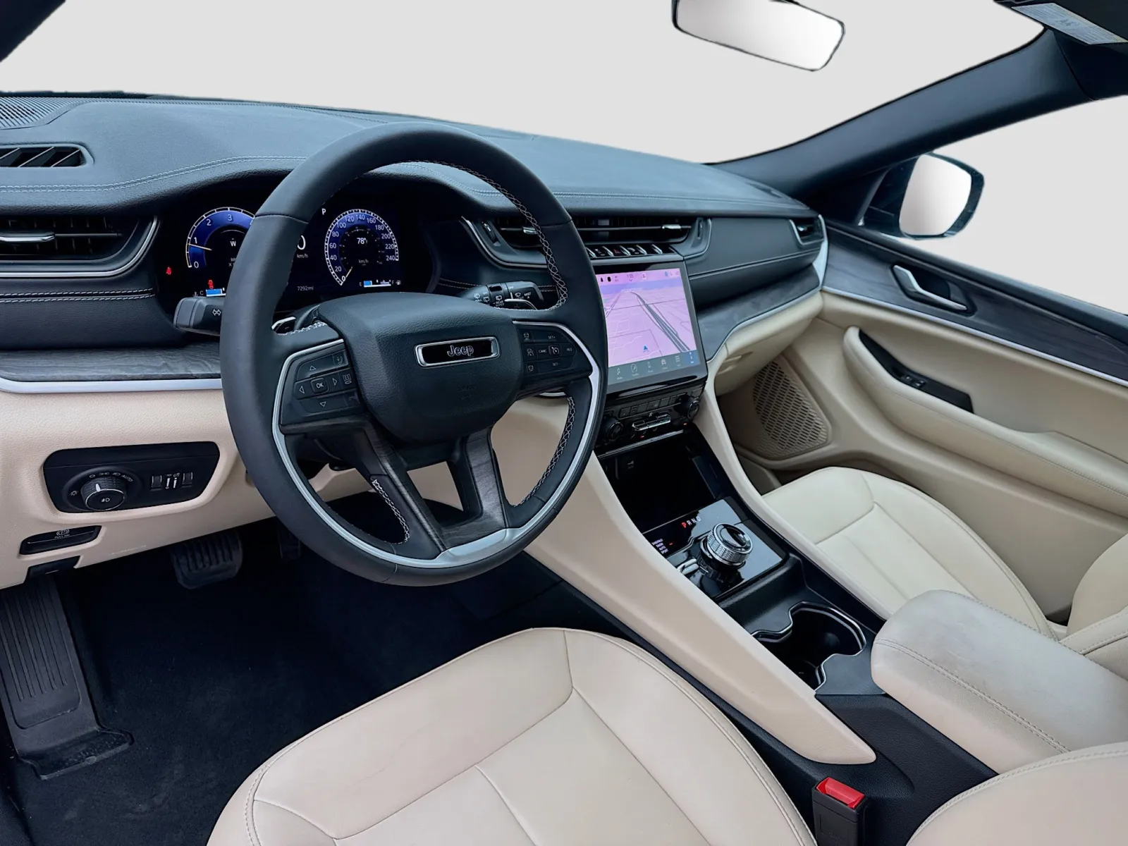 Jeep Grand Cherokee photo 7