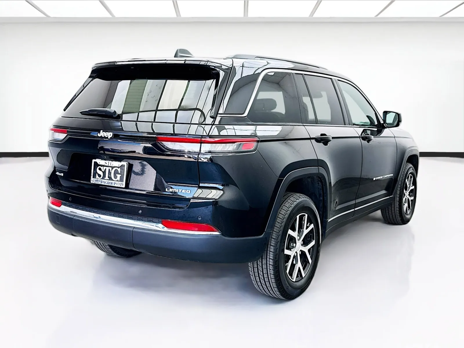 Jeep Grand Cherokee photo 4