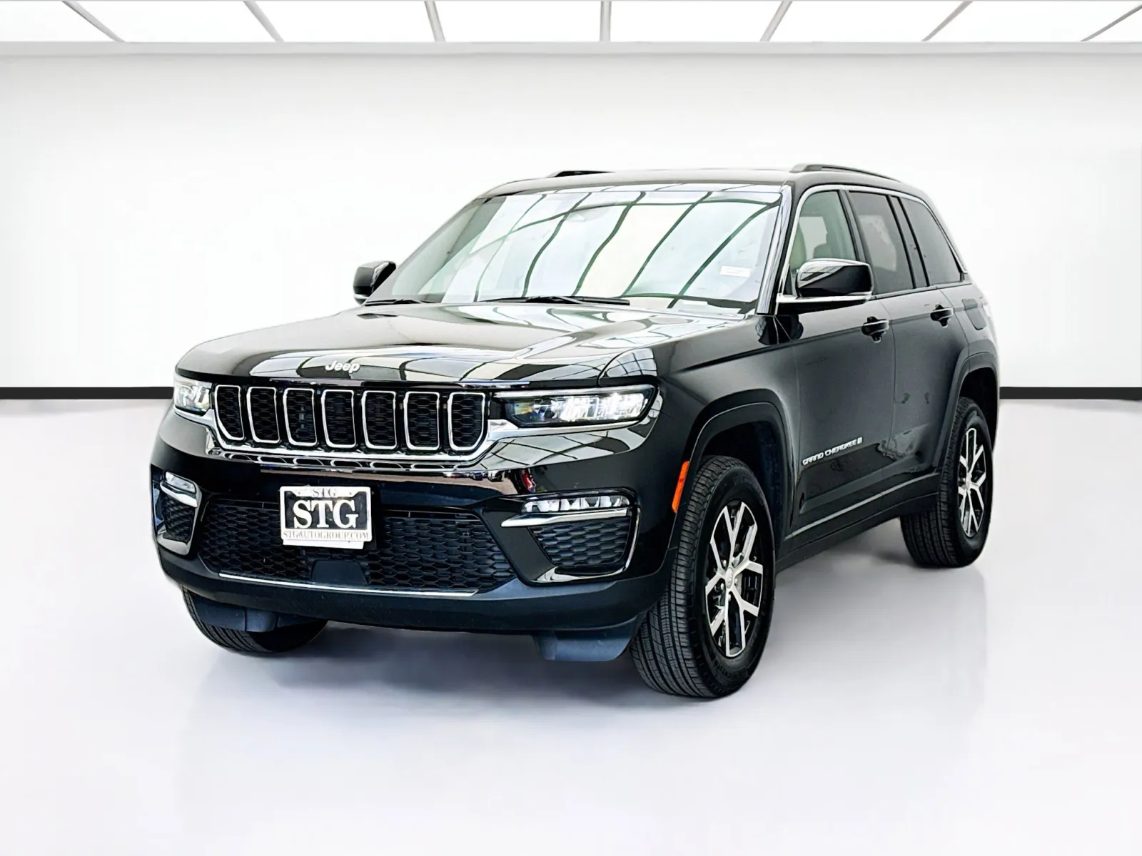 Black 2025 Jeep Grand Cherokee Limited for sale in Bellflower, CA