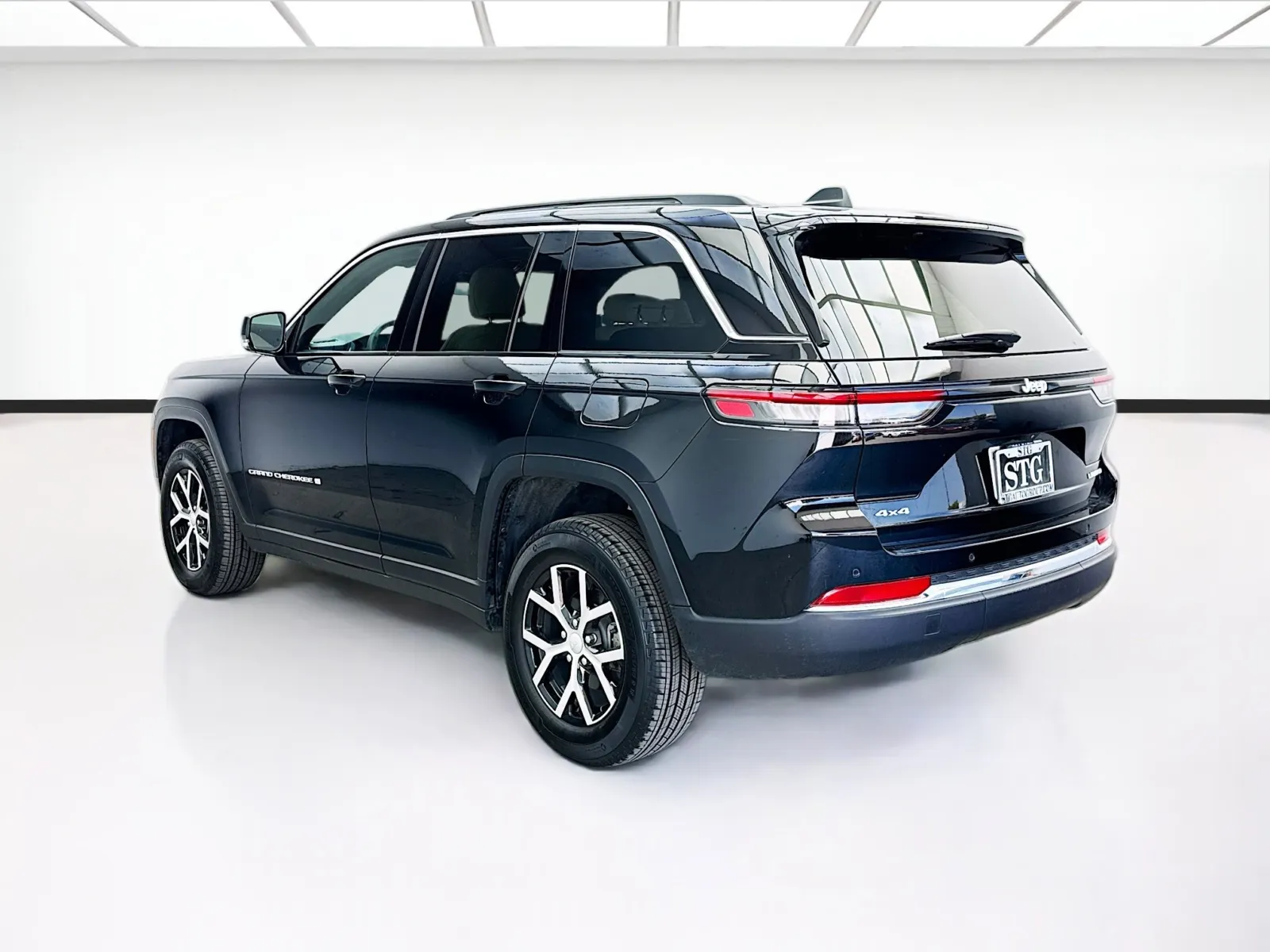 Jeep Grand Cherokee photo 6
