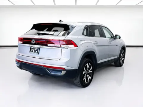 More photos of 2025 Volkswagen Atlas Cross Sport 2.0T SE at STG Bellflower, CA