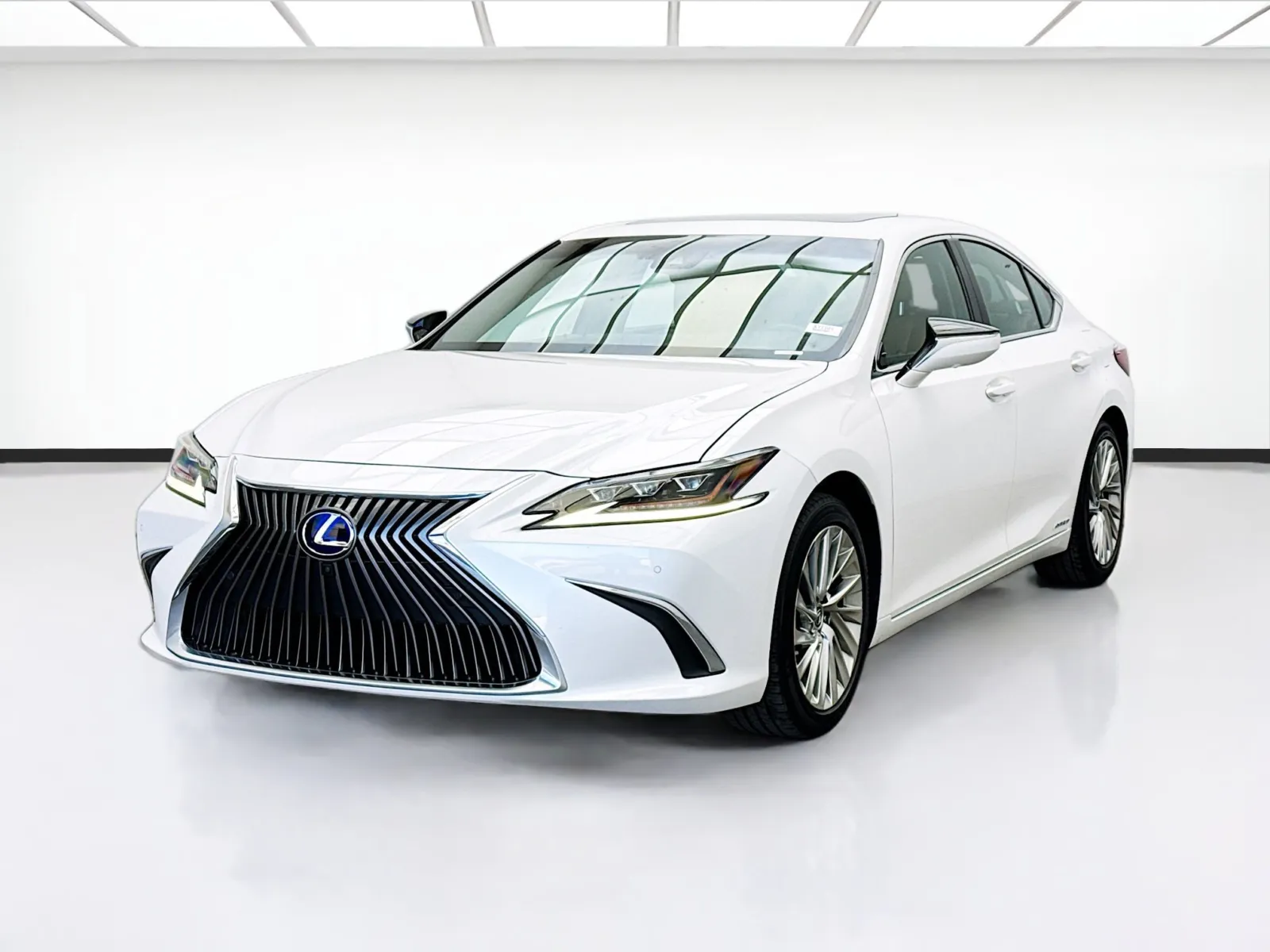 White 2020 Lexus ES 300h Luxury for sale in Bellflower, CA