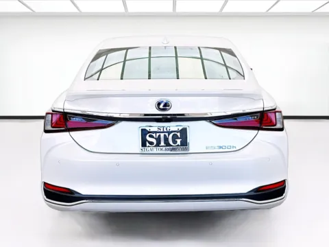 More photos of 2020 Lexus ES 300h Luxury at STG Bellflower, CA