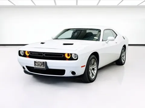White 2018 Dodge Challenger SXT for sale in Bellflower, CA