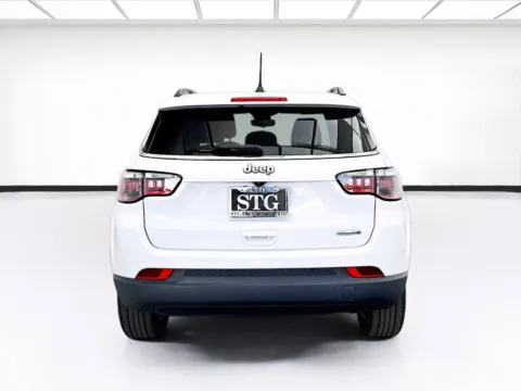 More photos of 2022 Jeep Compass Latitude at STG Bellflower, CA