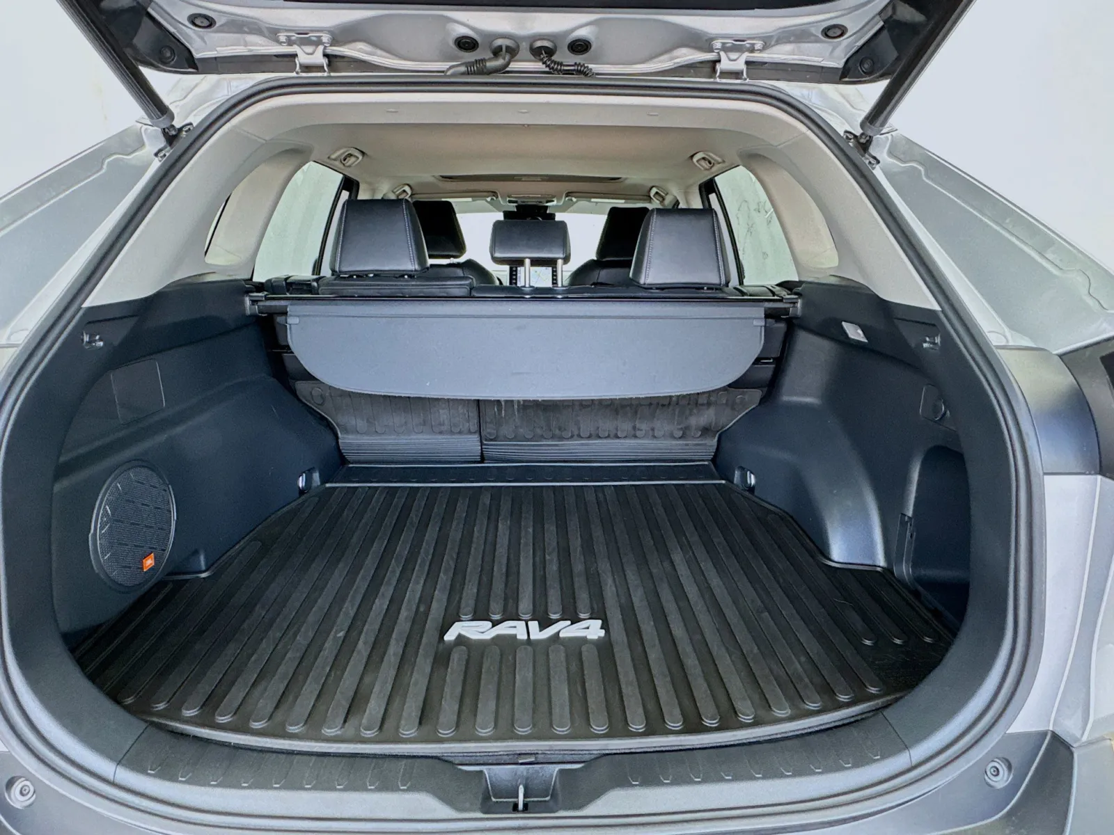 Toyota RAV4 photo 18