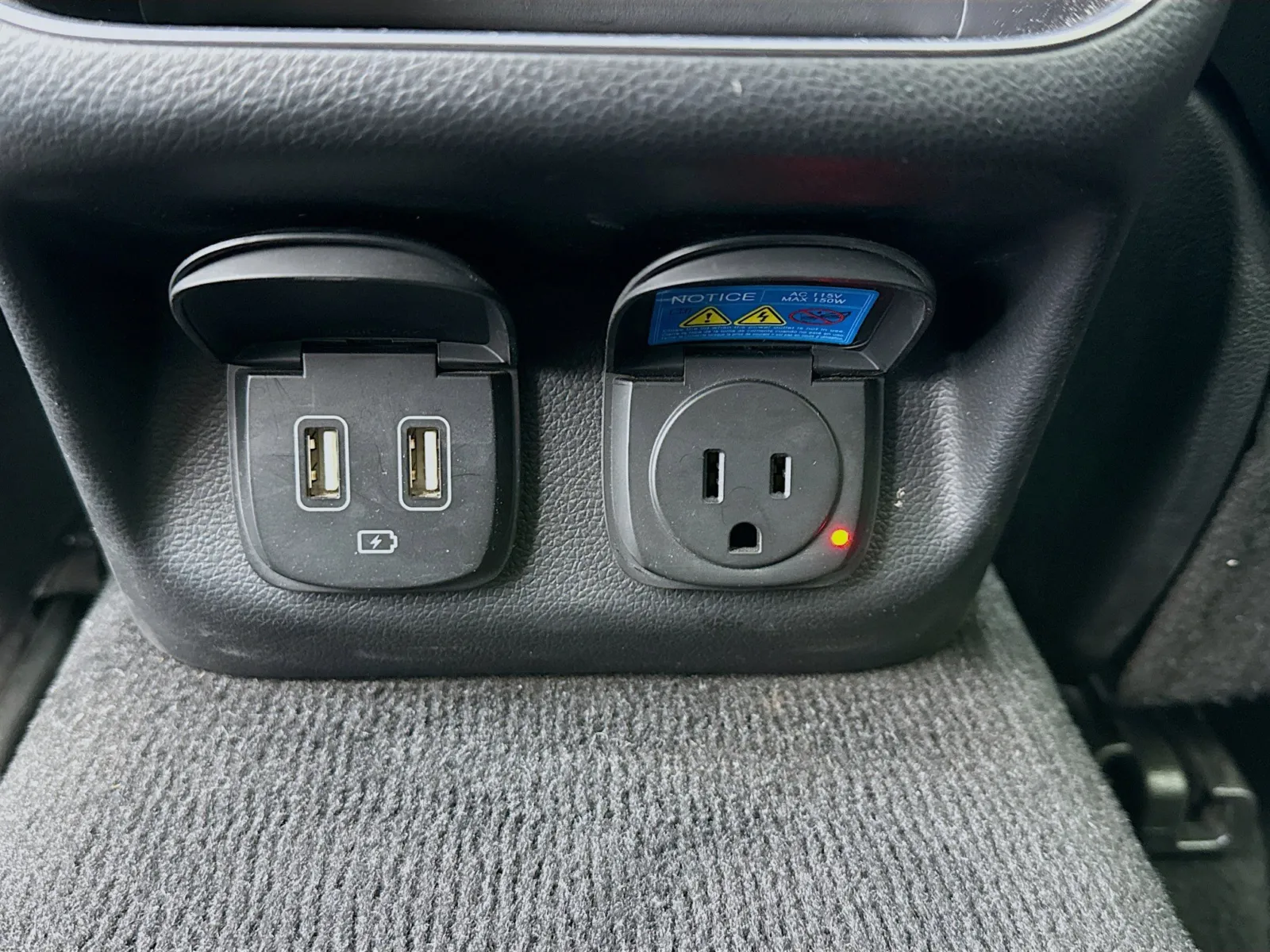 Genesis GV70 photo 17