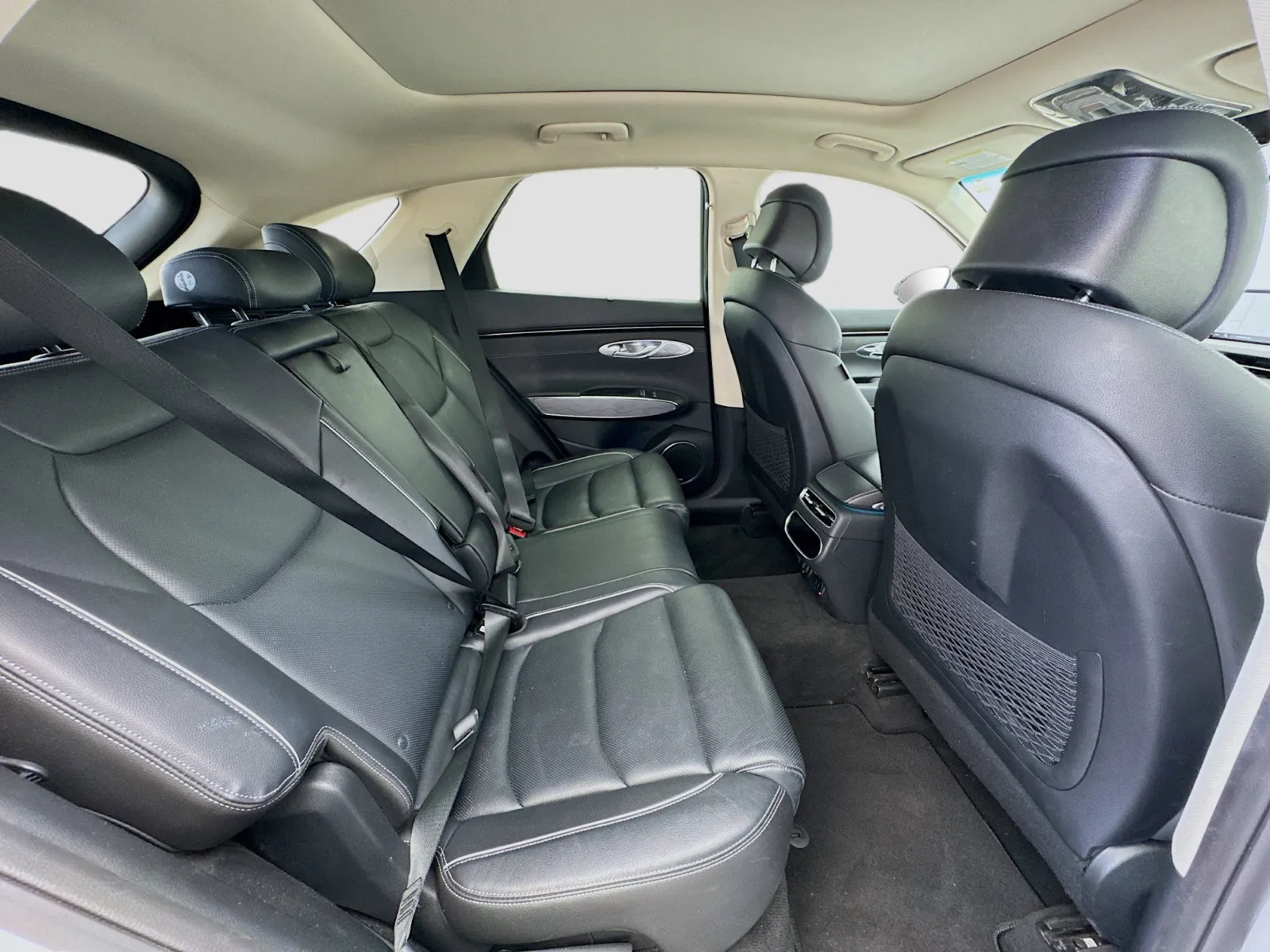 Genesis GV70 photo 20