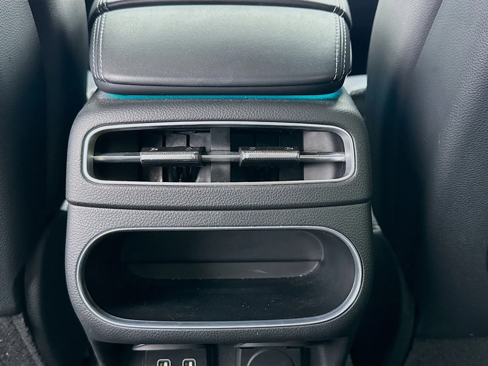 Genesis GV70 photo 18