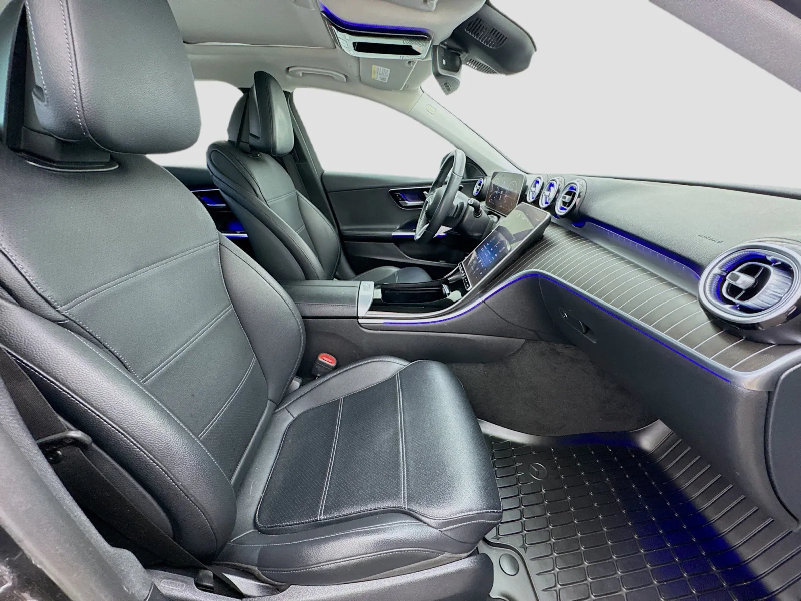 Mercedes-Benz C-Class photo 19