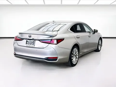 More photos of 2021 Lexus ES 300h Luxury at STG Bellflower, CA