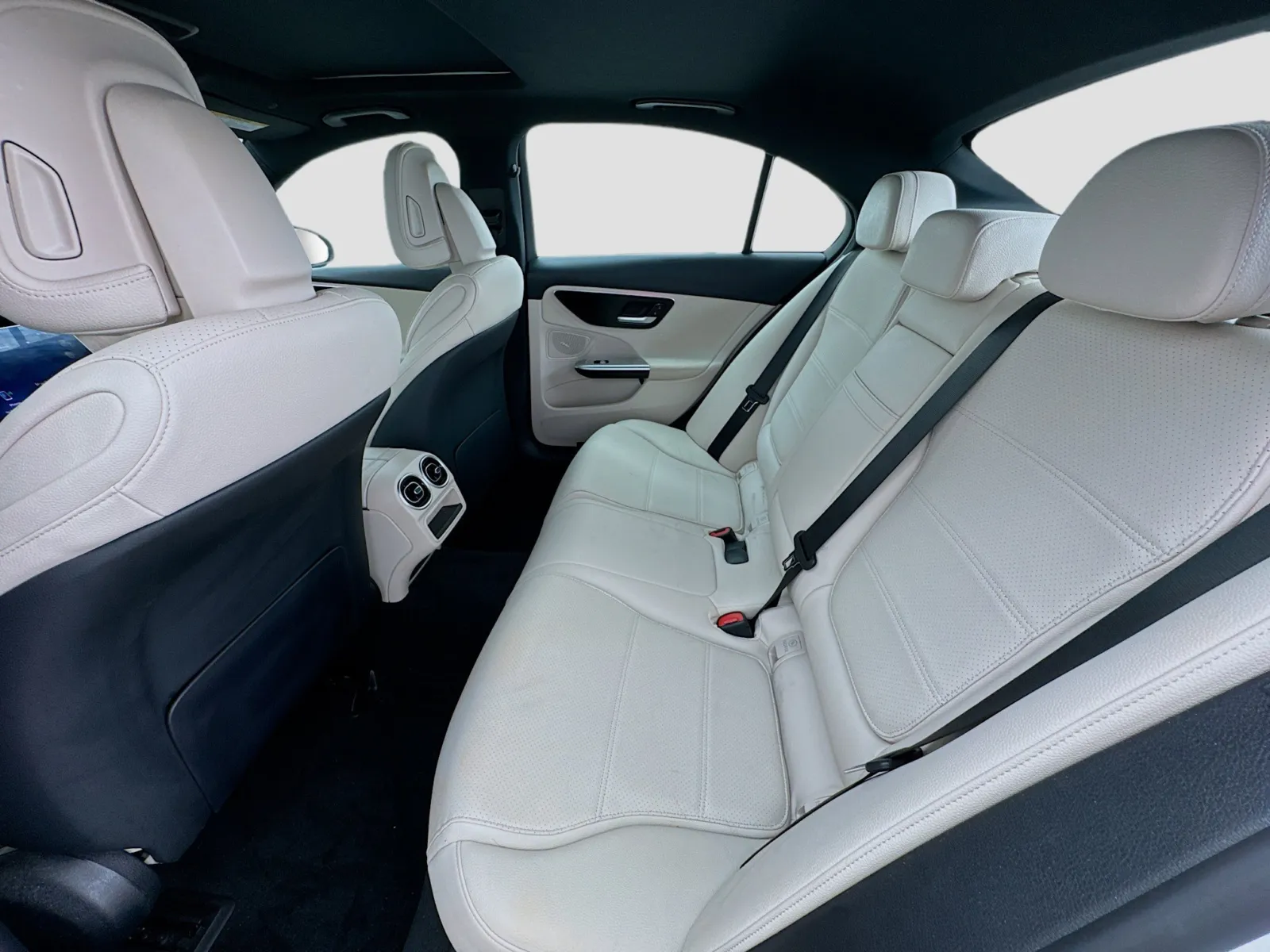 Mercedes-Benz C-Class photo 16