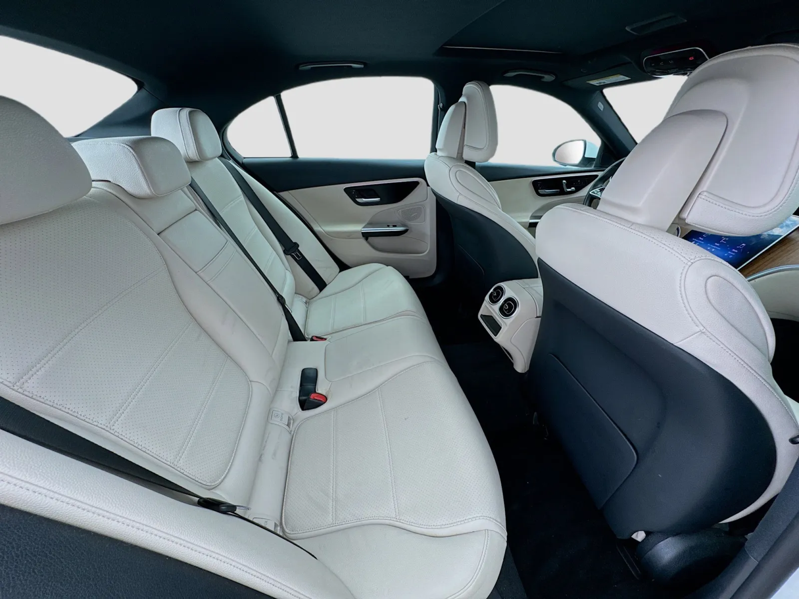 Mercedes-Benz C-Class photo 19