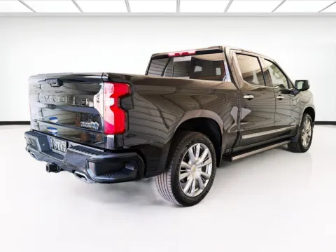 More photos of 2022 Chevrolet Silverado 1500 High Country at STG Bellflower, CA
