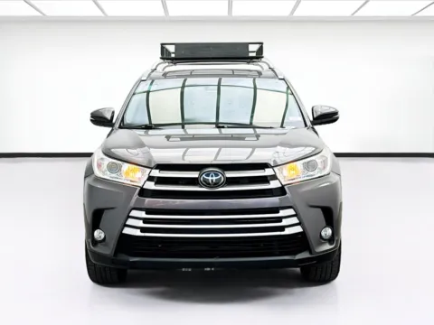 Photos of 2018 Toyota Highlander XLE for sale in Bellflower, CA at STG Bellflower