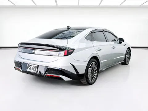 More photos of 2025 Hyundai Sonata Hybrid Limited at STG Bellflower, CA