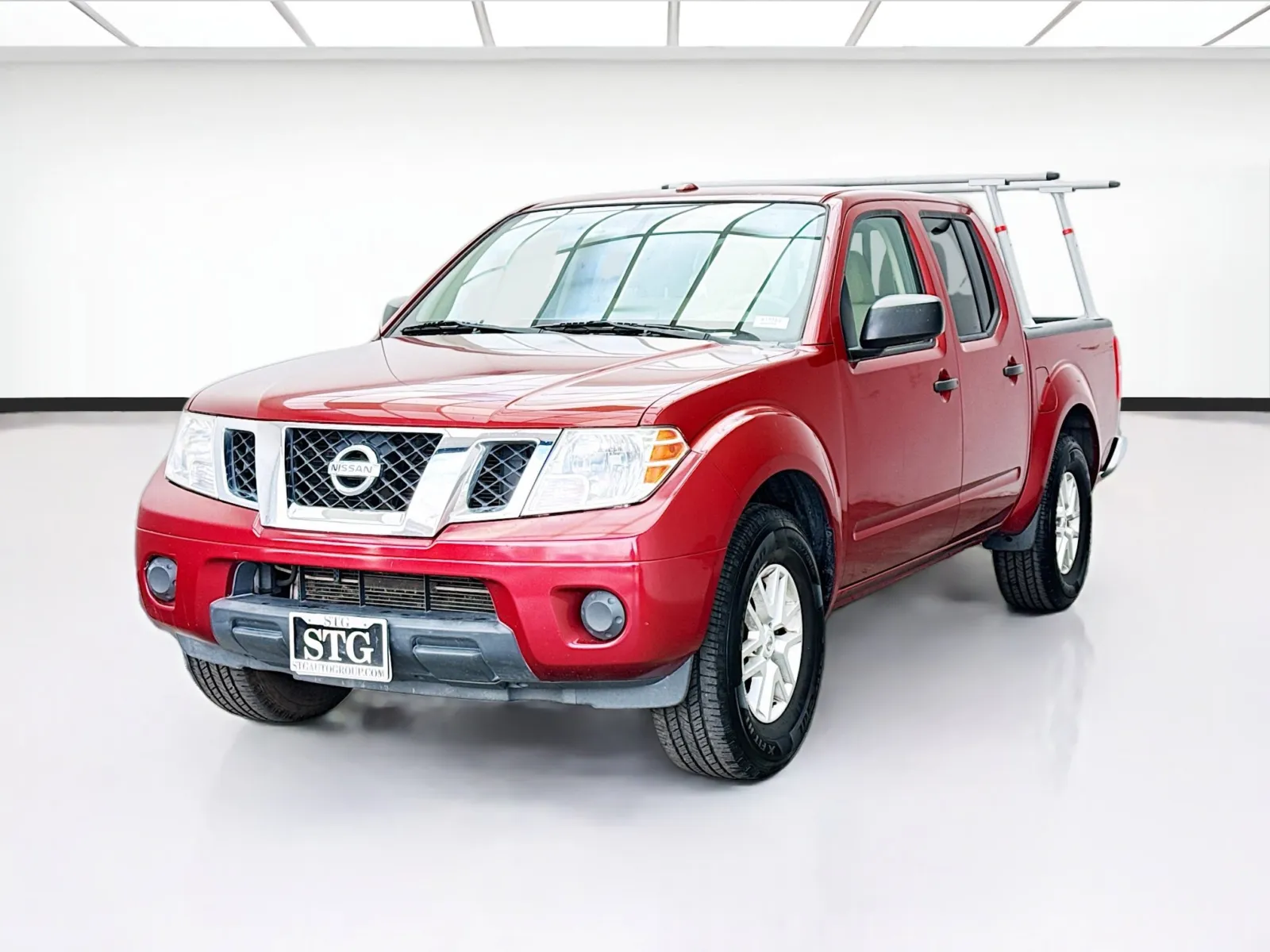 Red 2017 Nissan Frontier SV for sale in Bellflower, CA