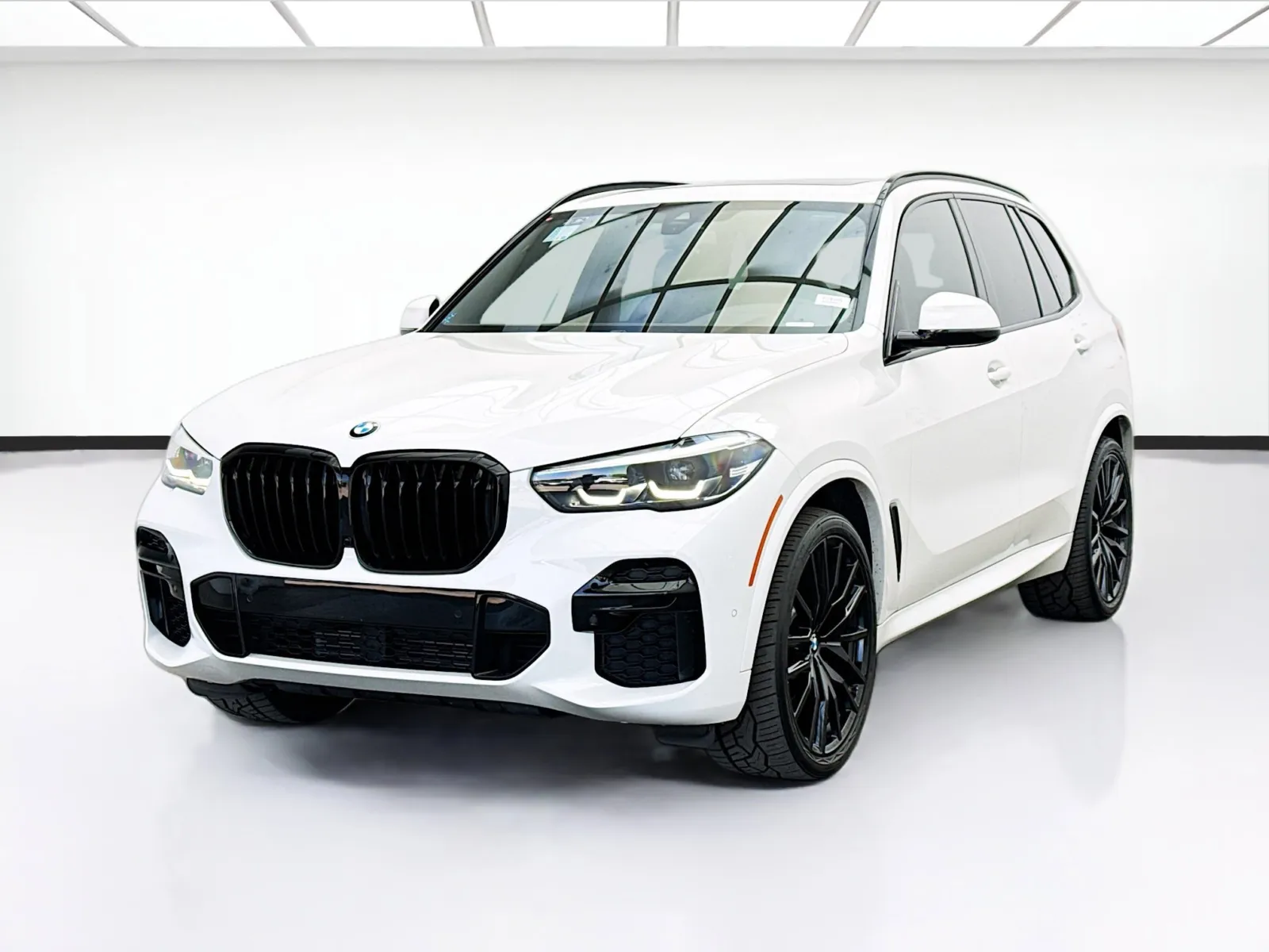 White 2022 BMW X5 sDrive40i M SPORT PACKAGE W/VERNASCA LEATHER for sale in Bellflower, CA
