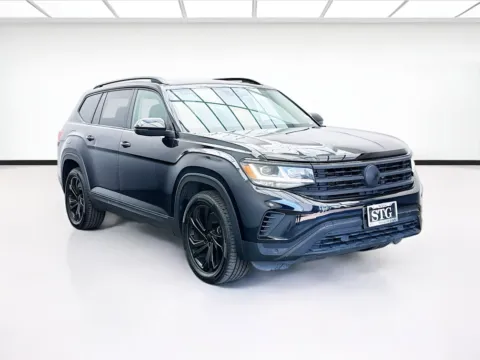 Another view of 2023 Volkswagen Atlas 3.6L V6 SE w/Technology for sale in Bellflower, CA at STG Bellflower