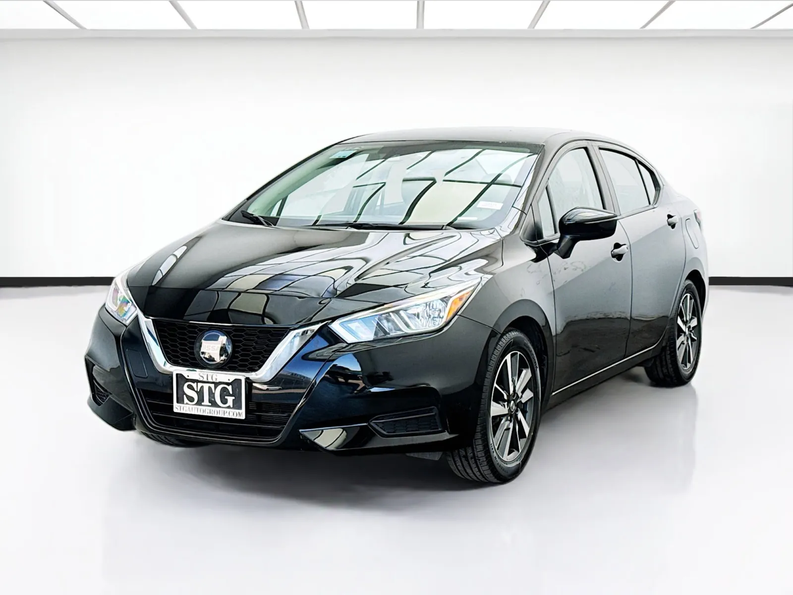 Black 2021 Nissan Versa 1.6 SV for sale in Bellflower, CA