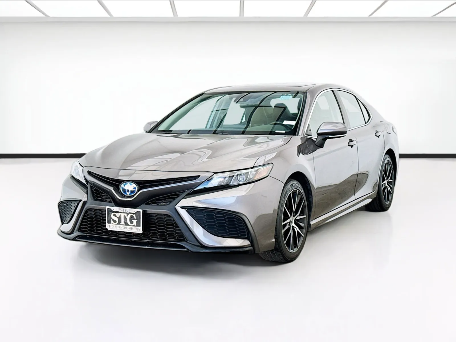 Gray 2024 Toyota Camry SE for sale in Bellflower, CA