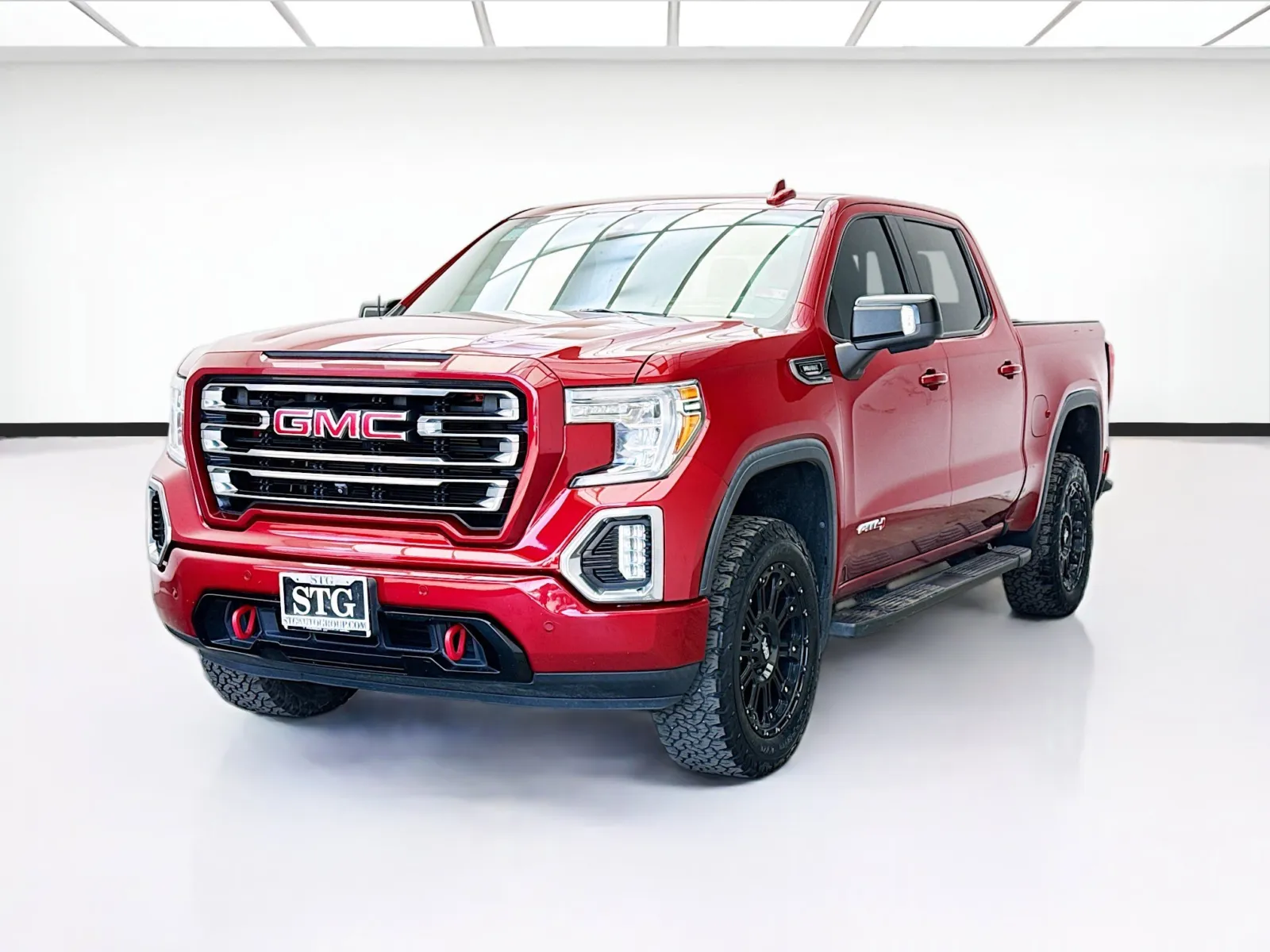 2020 GMC Sierra 4WD Crew Cab Short Box AT4's photo