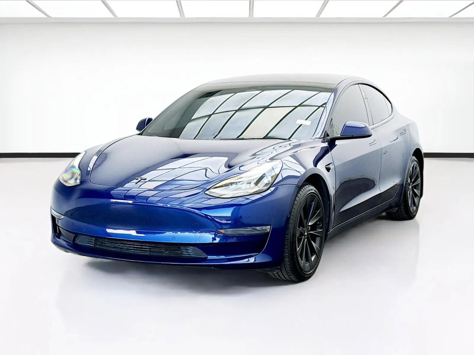 2022 Tesla Model 3 Standard Range Plus's photo