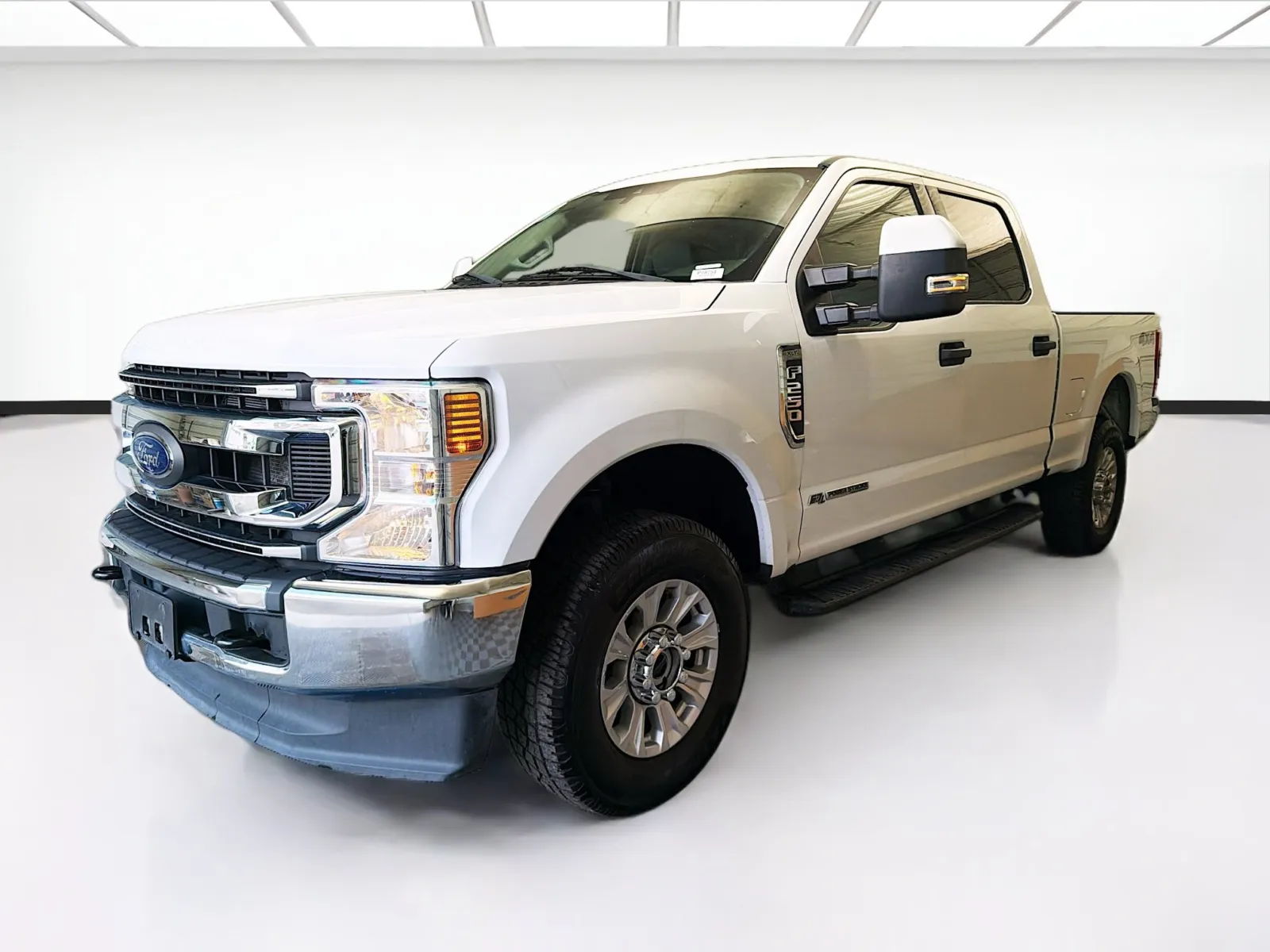 White 2022 Ford Super Duty F-250 SRW XLT for sale in Bellflower, CA