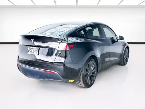 More photos of 2022 Tesla Model Y Performance at STG Bellflower, CA