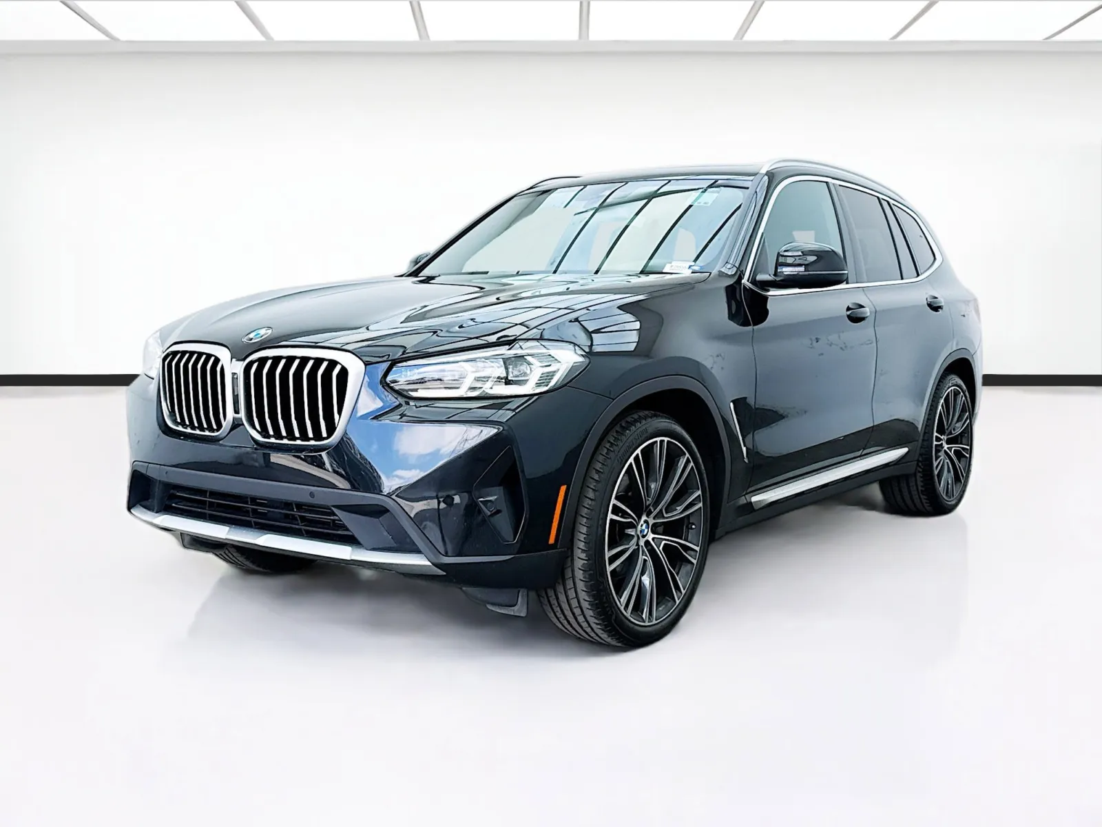 2023 BMW X3 sDrive30i's photo