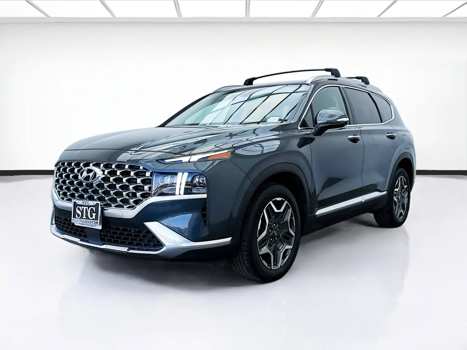 Gray 2023 Hyundai Santa Fe Limited for sale in Bellflower, CA