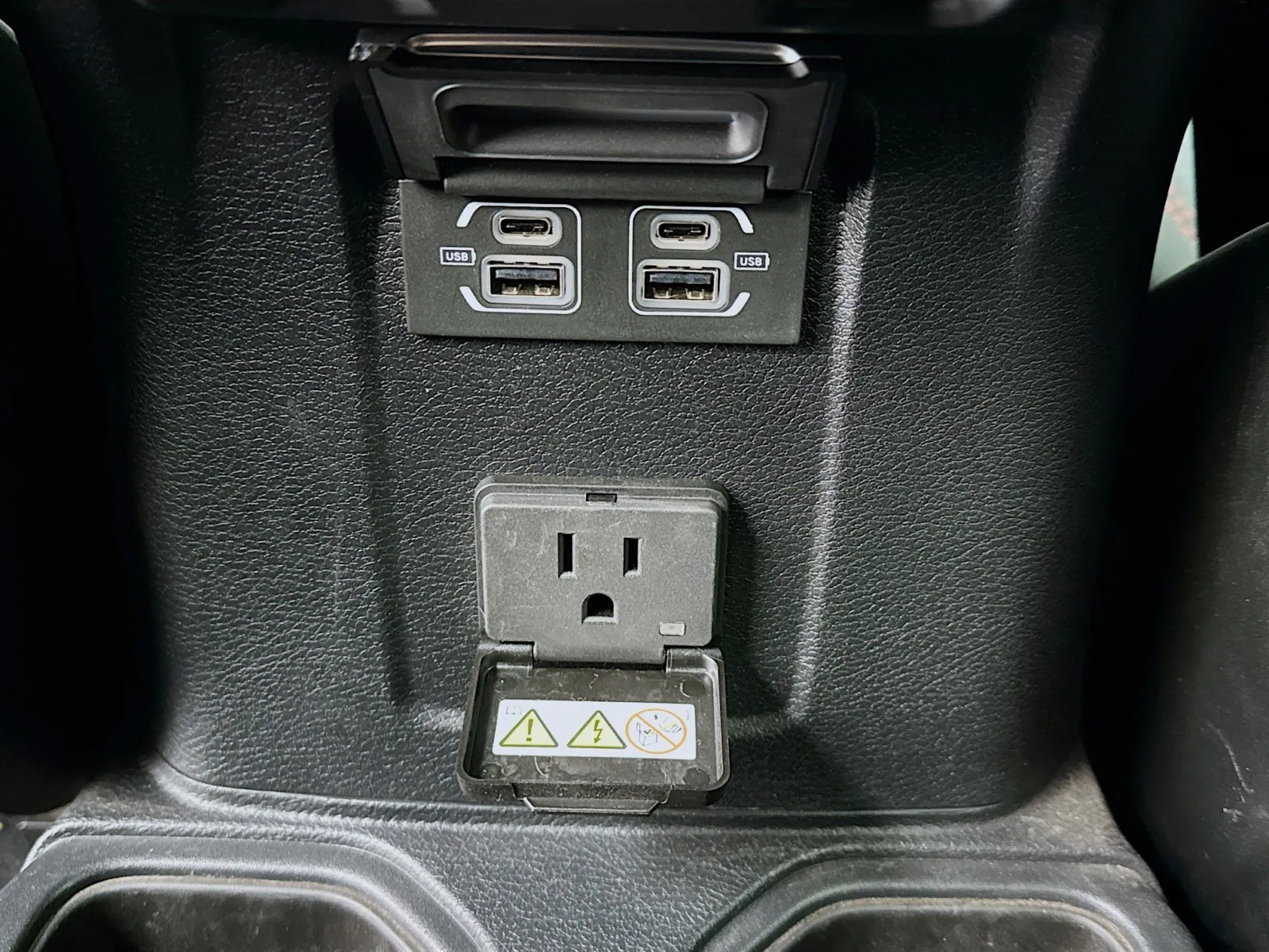 Jeep Wrangler photo 16