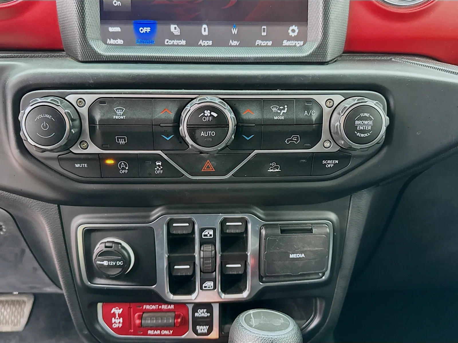 Jeep Wrangler photo 12