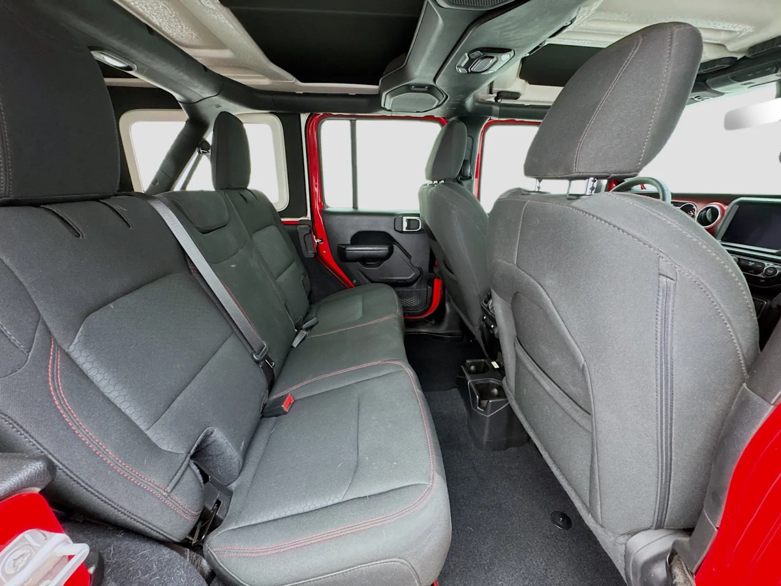 Jeep Wrangler photo 19