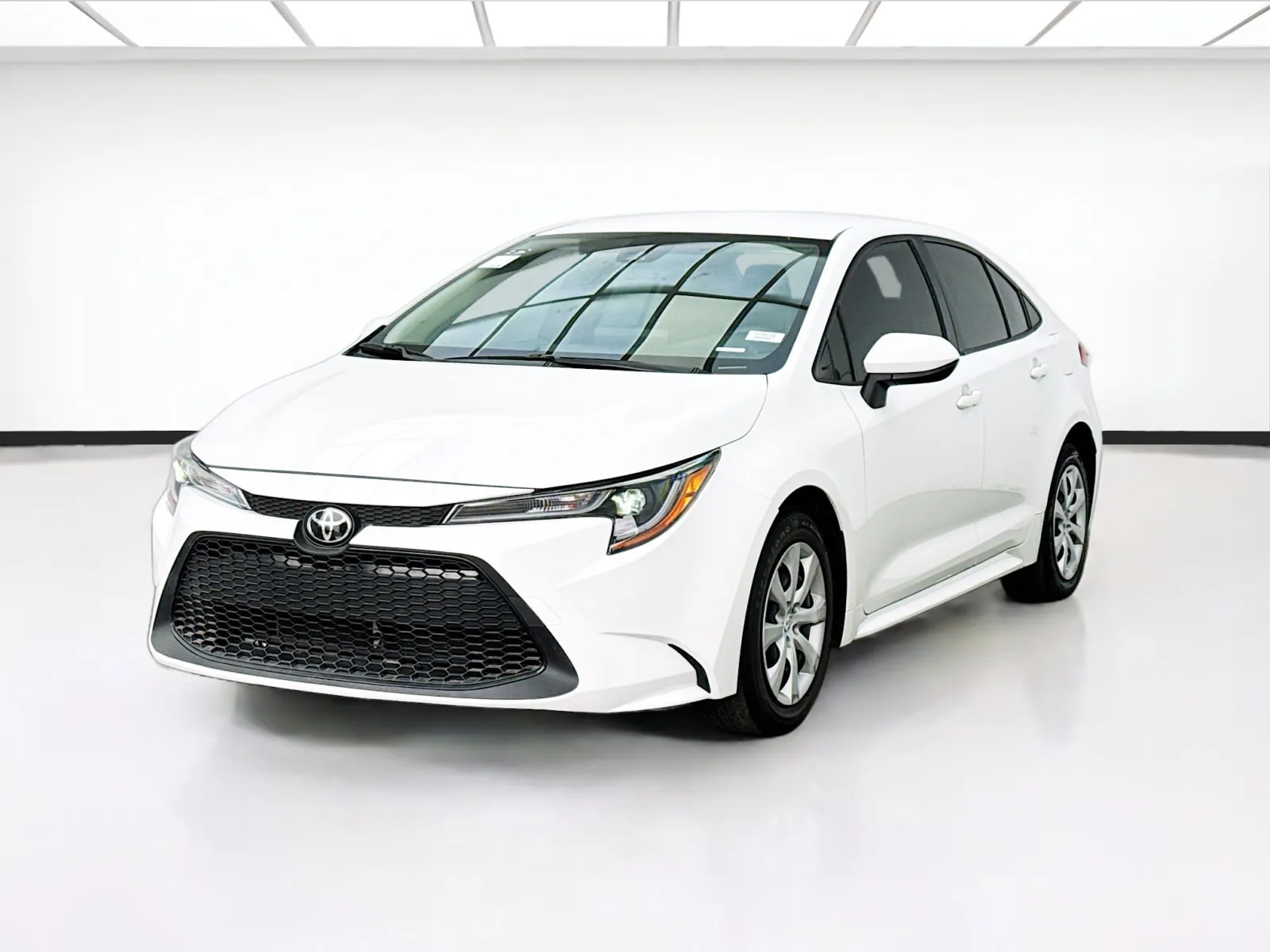 White 2022 Toyota Corolla LE for sale in Bellflower, CA