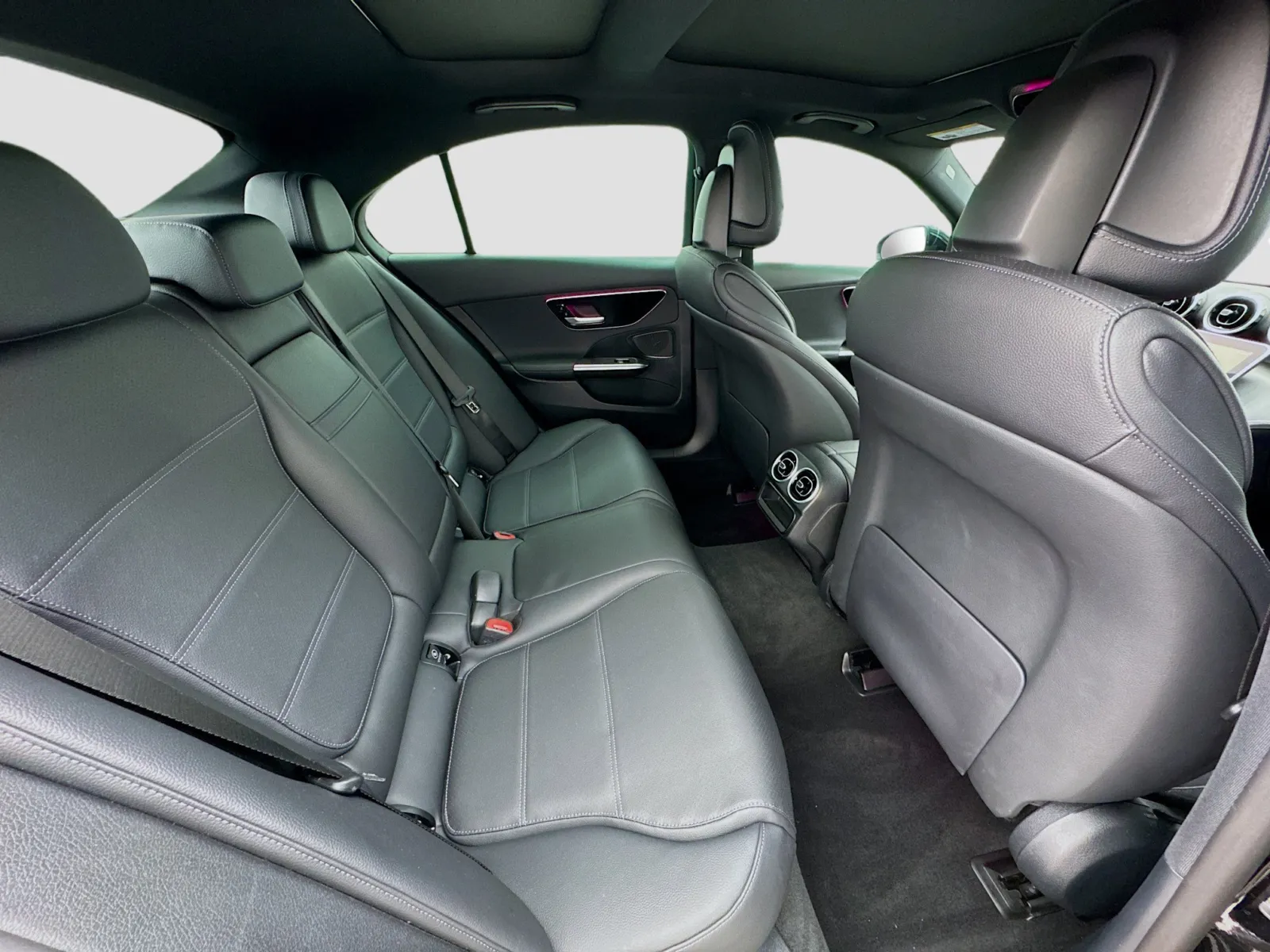 Mercedes-Benz C-Class photo 19