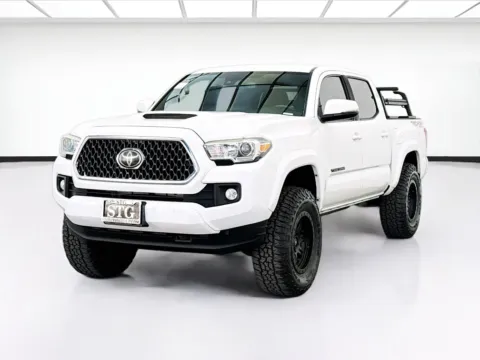 White 2019 Toyota Tacoma TRD Sport V6 for sale in Bellflower, CA