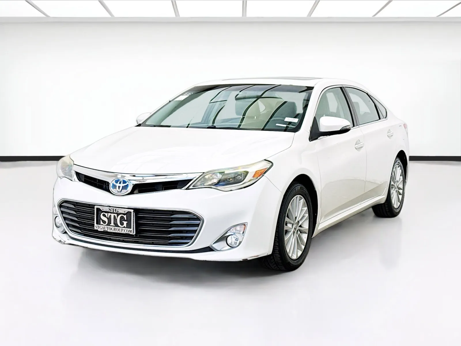 2014 Toyota Avalon XLE Touring Hybrid's photo