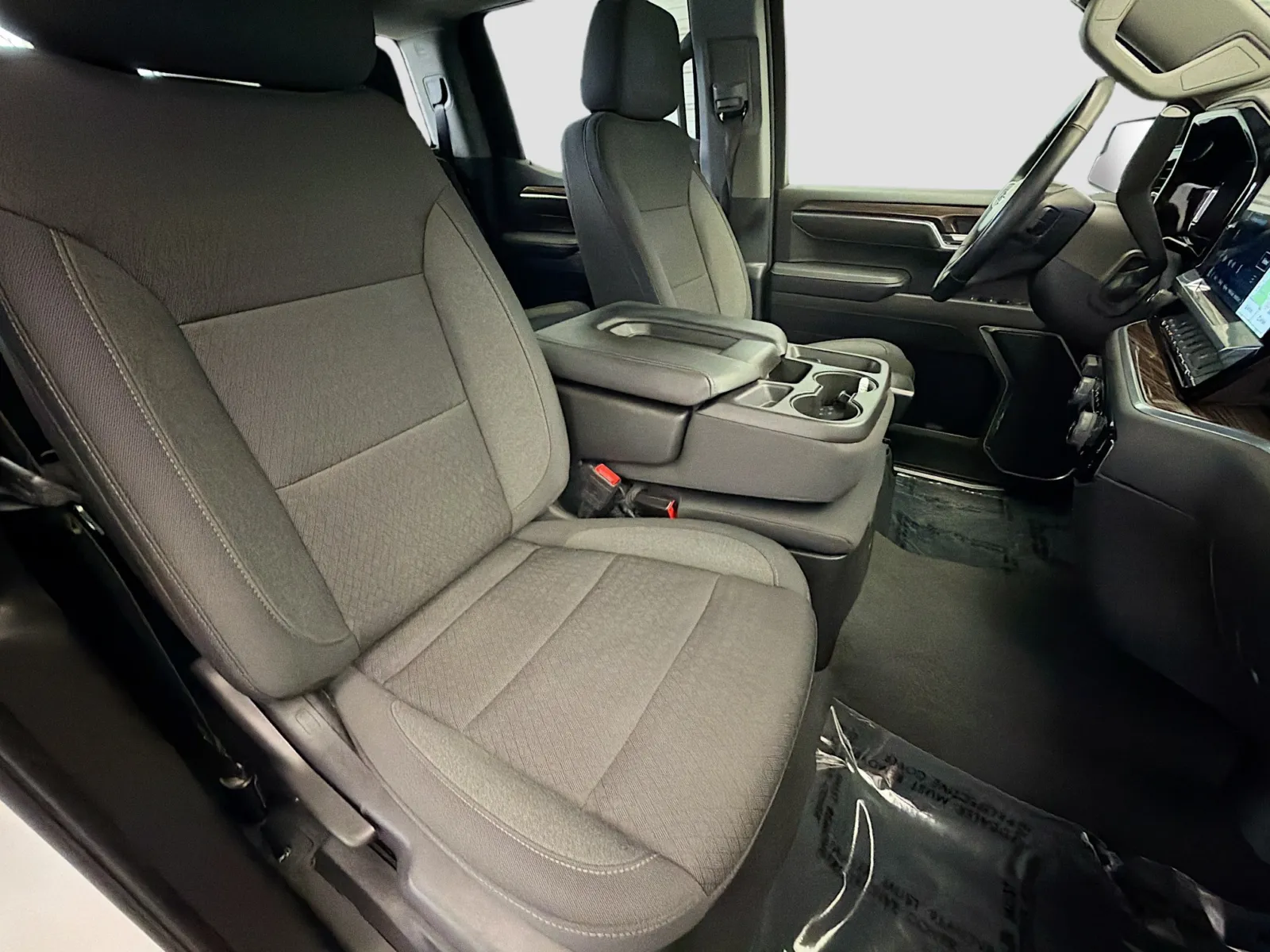 Chevrolet Silverado photo 14