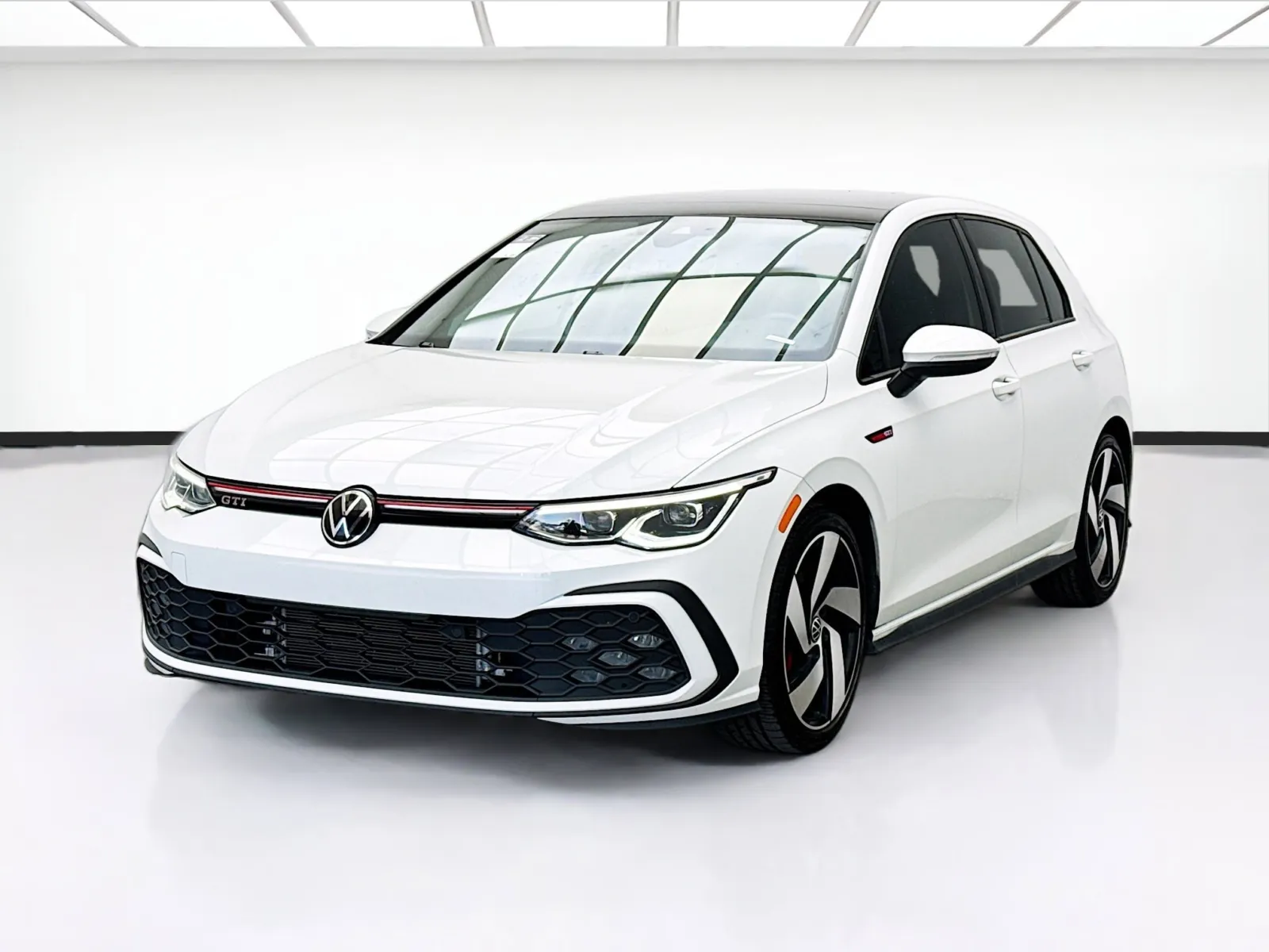 White 2022 Volkswagen Golf GTI 2.0T SE for sale in Bellflower, CA