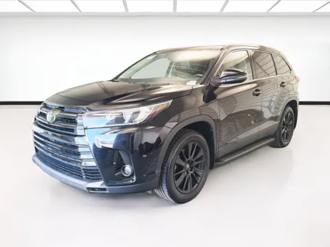 Black 2019 Toyota Highlander SE for sale in Bellflower, CA