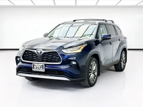 Gray 2021 Toyota Highlander Platinum for sale in Bellflower, CA