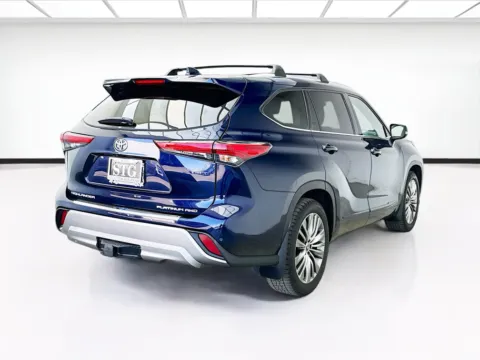 More photos of 2021 Toyota Highlander Platinum at STG Bellflower, CA