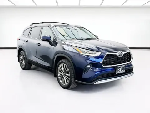 Another view of 2021 Toyota Highlander Platinum for sale in Bellflower, CA at STG Bellflower