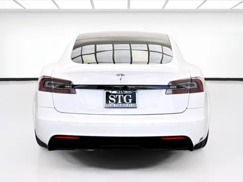 More photos of 2022 Tesla Model S at STG Bellflower, CA