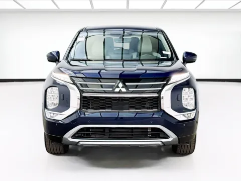Photos of 2025 Mitsubishi Outlander SE for sale in Bellflower, CA at STG Bellflower