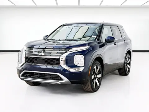 Blue 2025 Mitsubishi Outlander SE for sale in Bellflower, CA