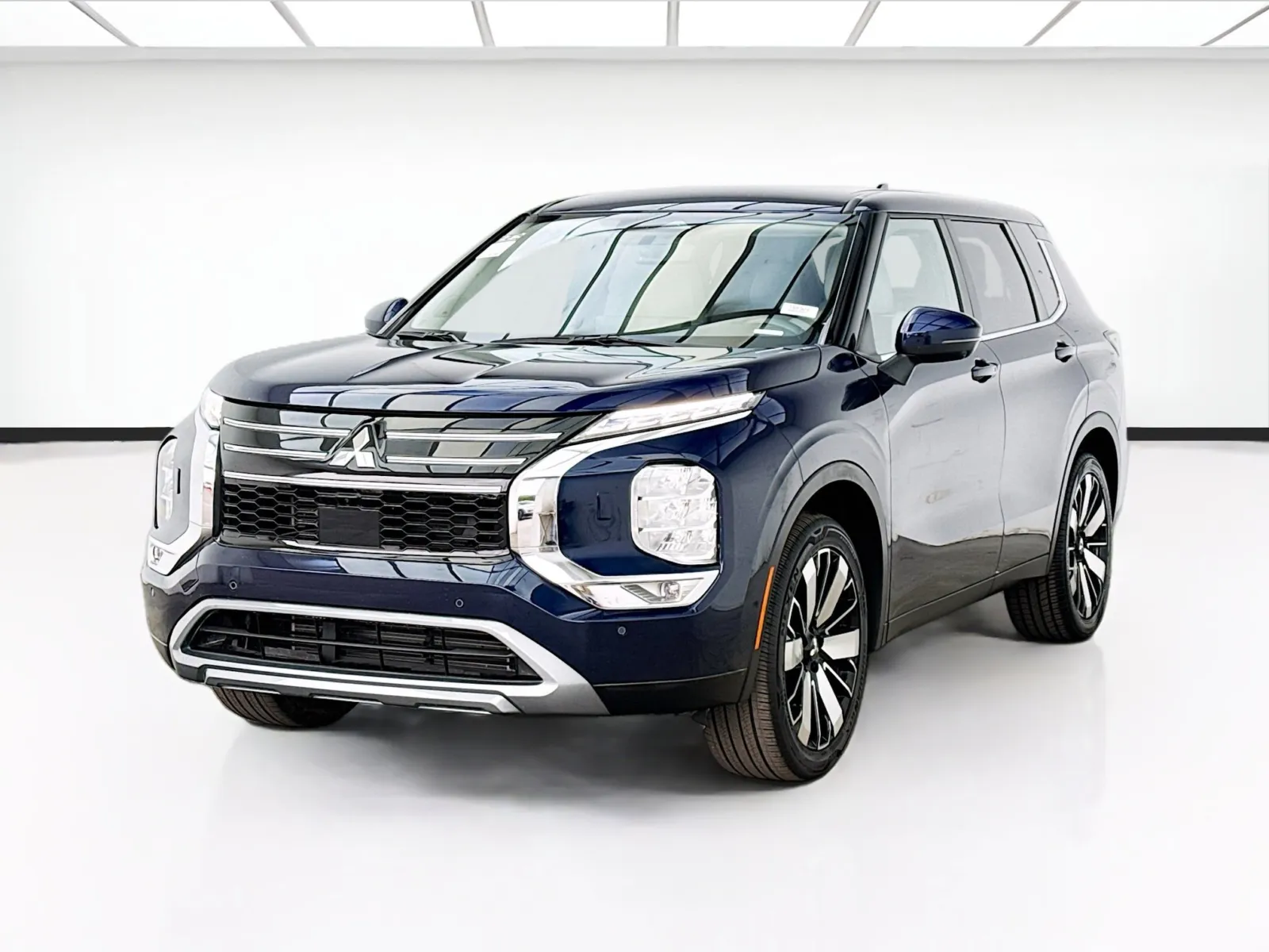 2025 Mitsubishi Outlander SE S-AWC's photo