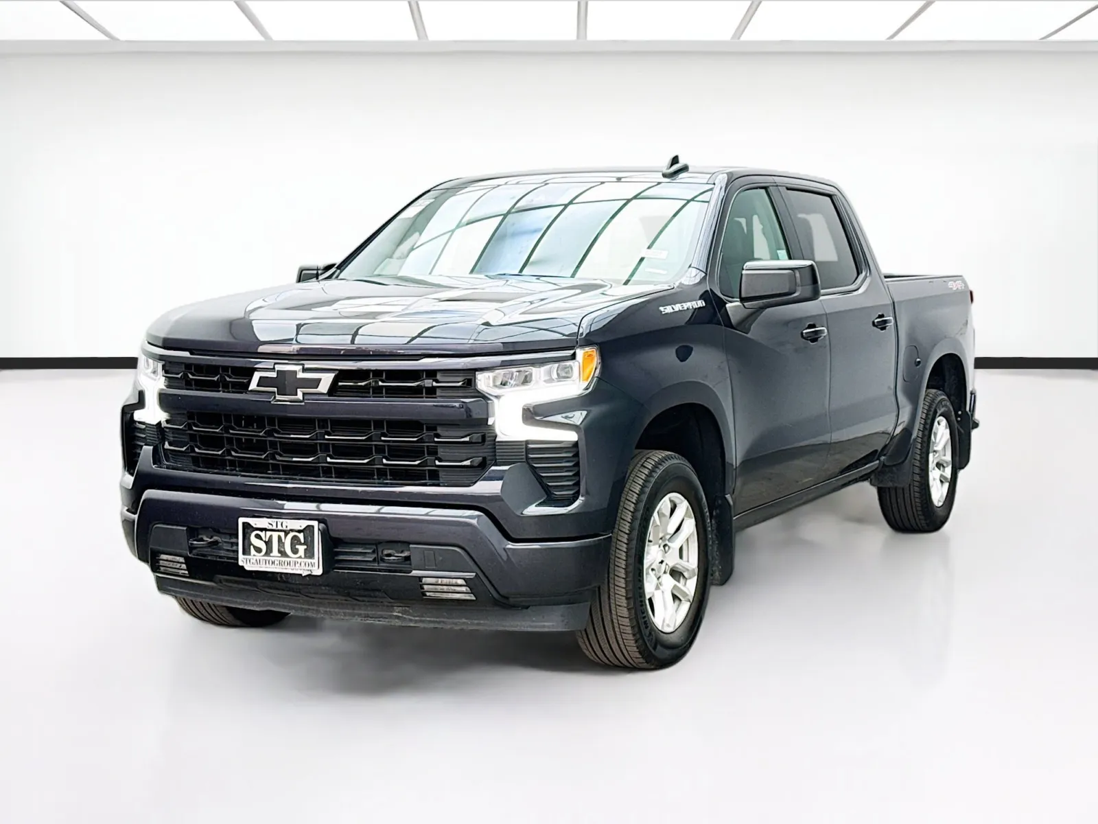 Gray 2024 Chevrolet Silverado 1500 RST for sale in Bellflower, CA