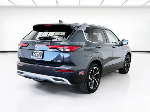 More photos of 2024 Mitsubishi Outlander Plug-In Hybrid at STG Bellflower, CA